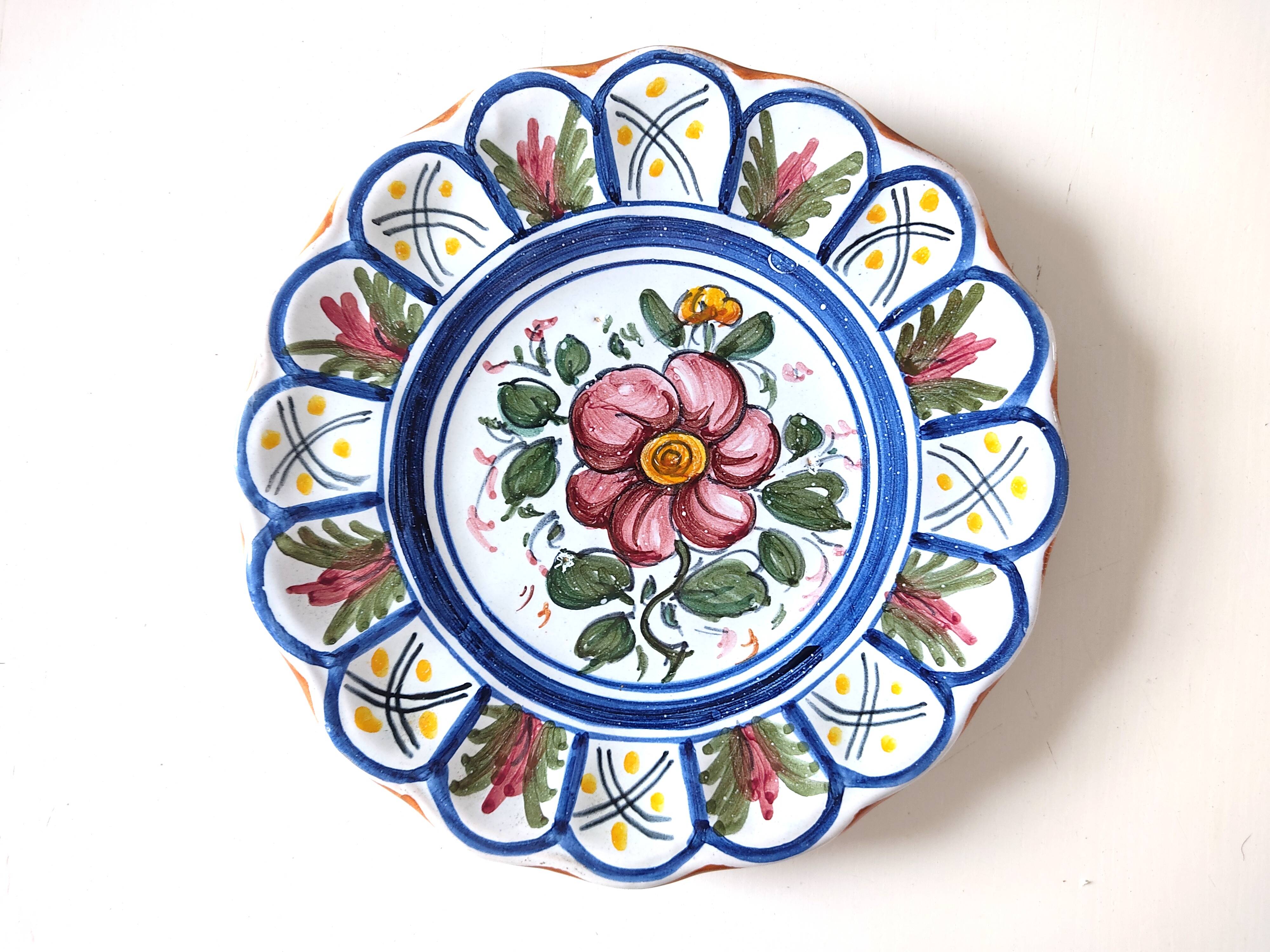 Decorative plate to hang, Italian earthenware