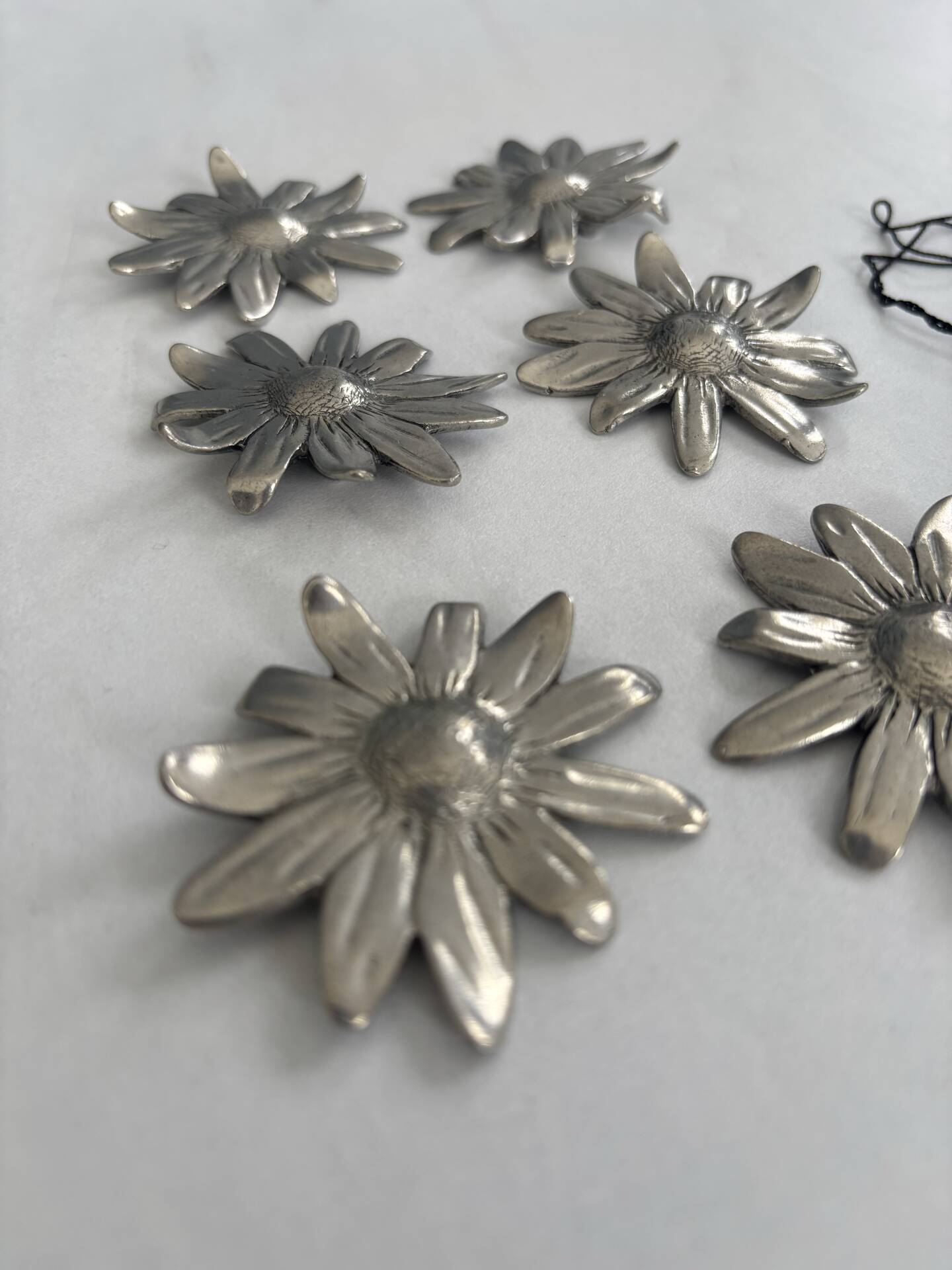 Set of 6 vintage silver-plated knife rests • Daisy flowers