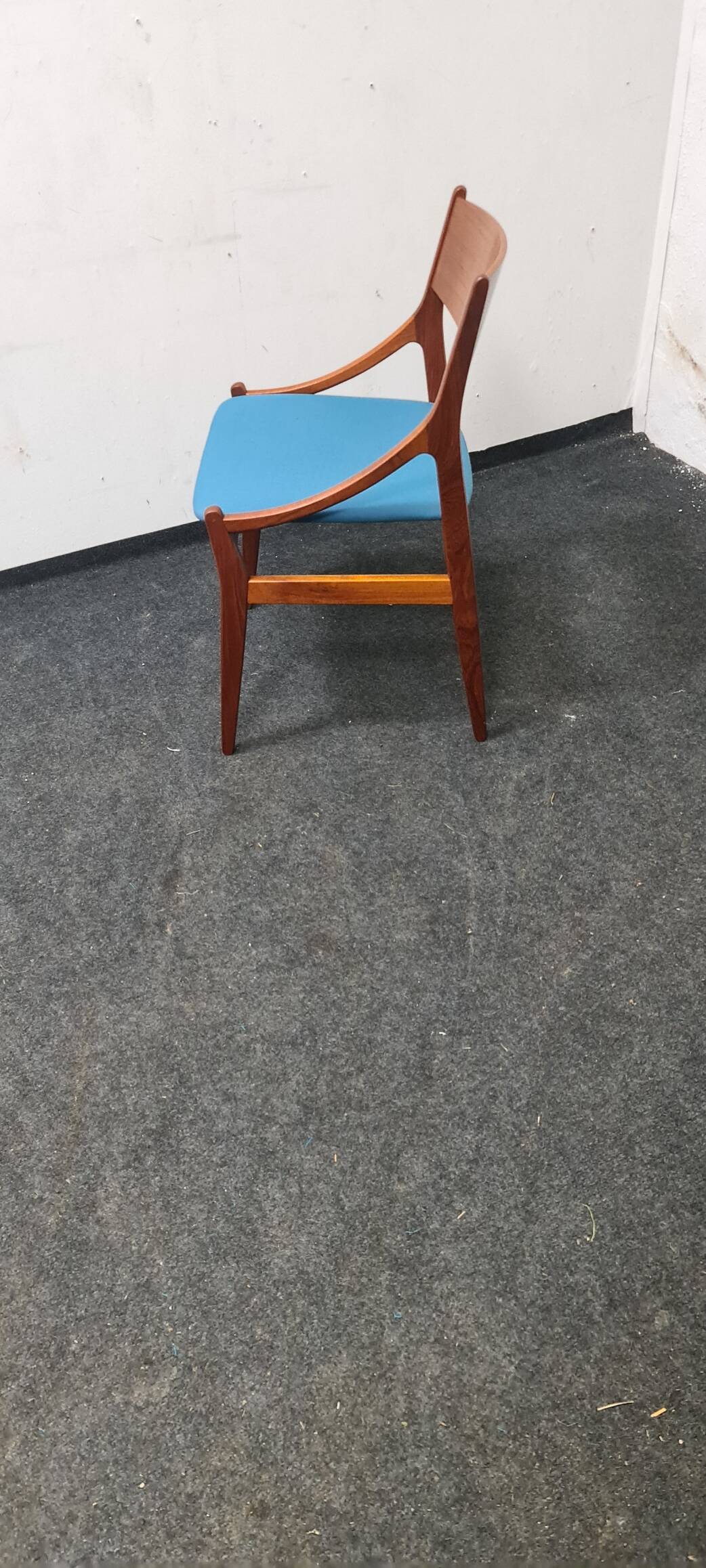 A set of 6 Vintage Danish design dining chairs by Vestervig Eriksen