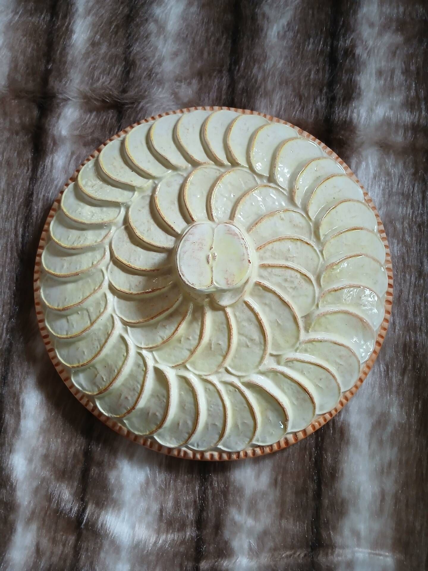 Vintage pie dish in majolica