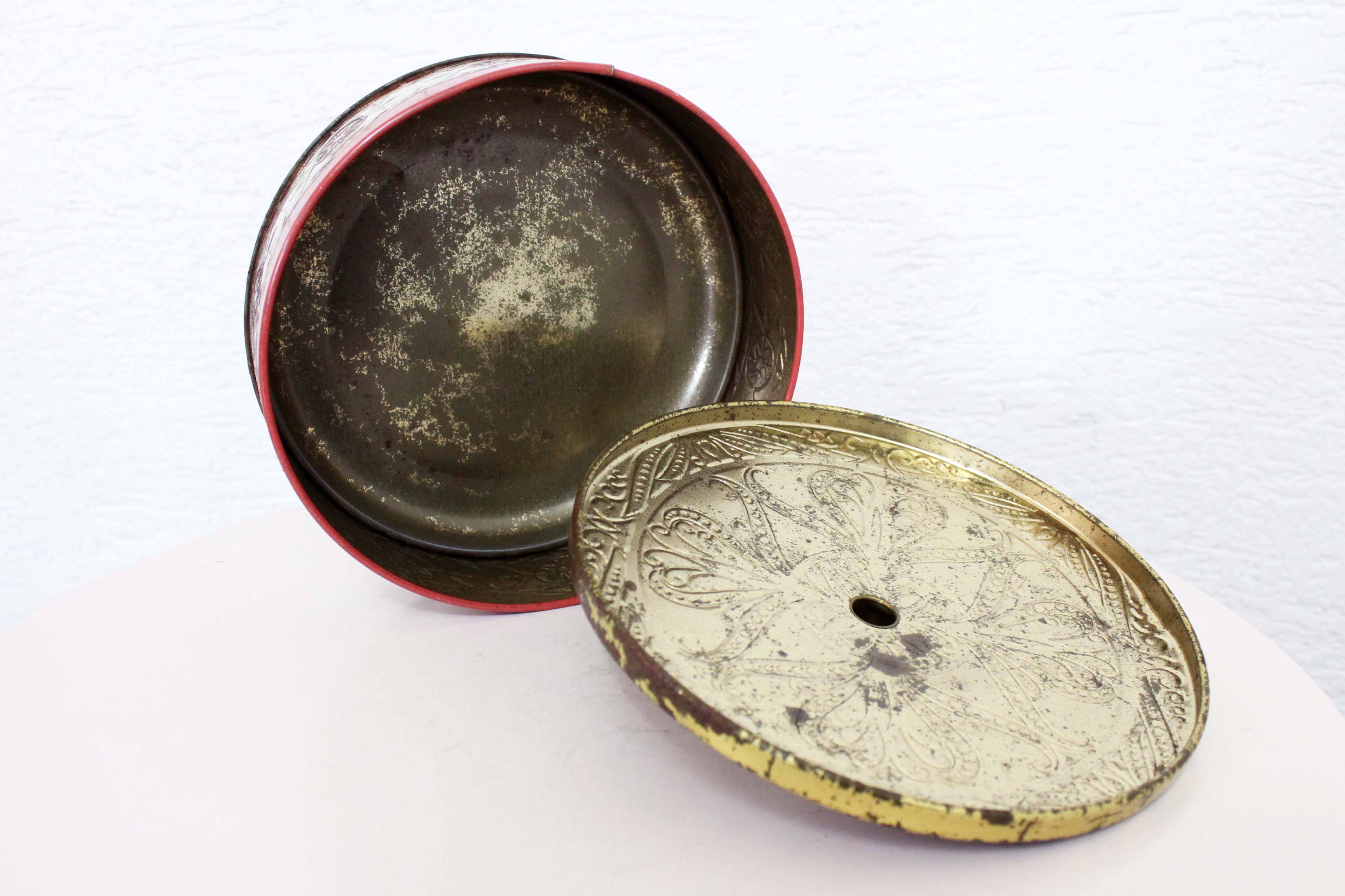 Old delacre box, art nouveau