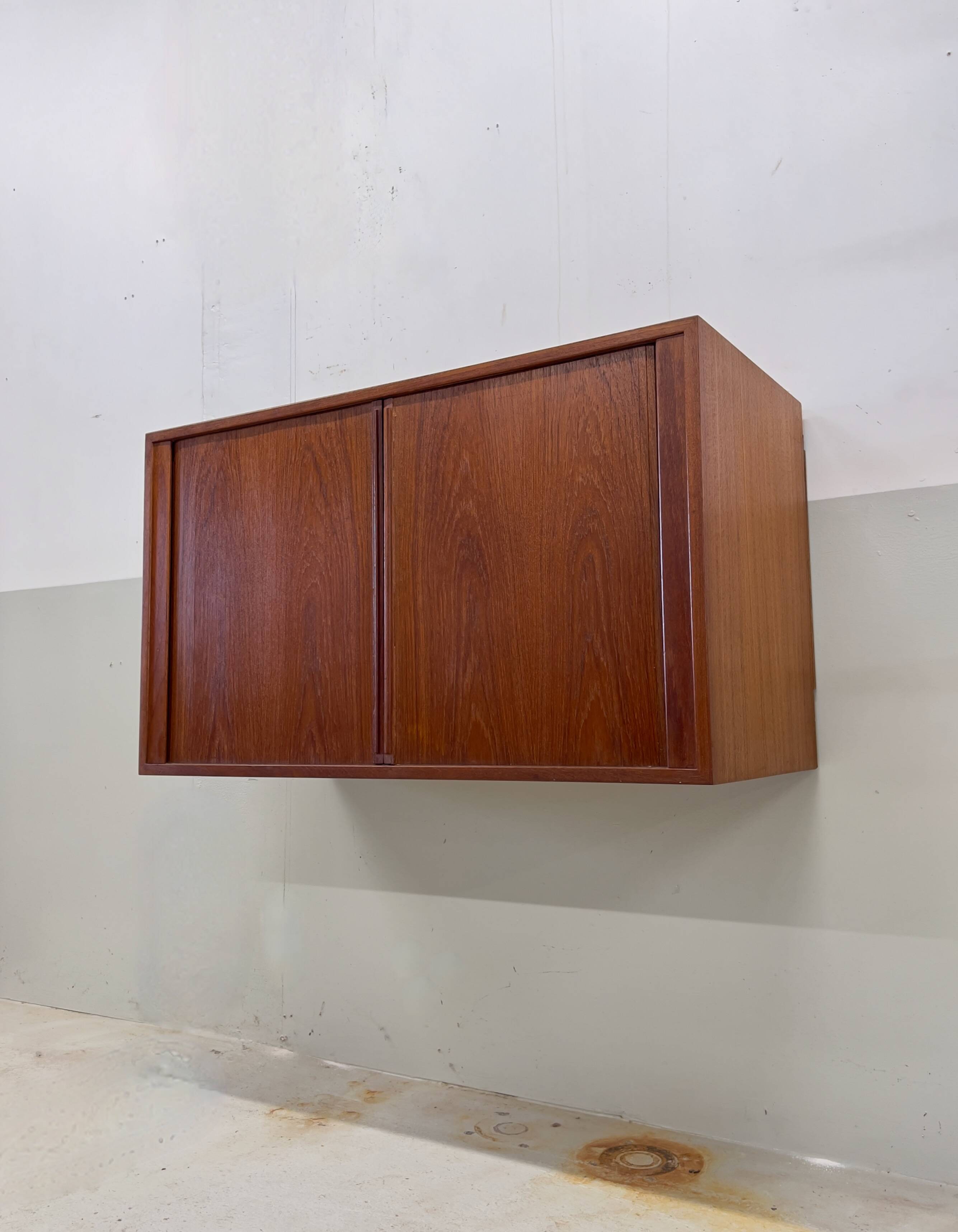 Meuble à Porte Tambour en Teck Par Kai Kristiansen Pour Feldballes