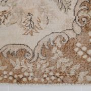 Tapis Aubusson ancien tons beiges et roses, élégant et raffiné, 209x335 Cm