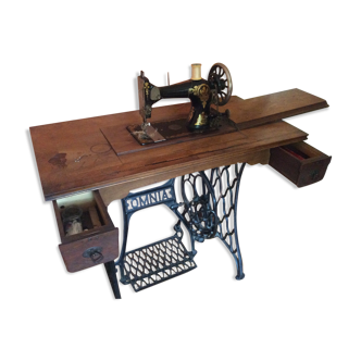 Sewing machine table