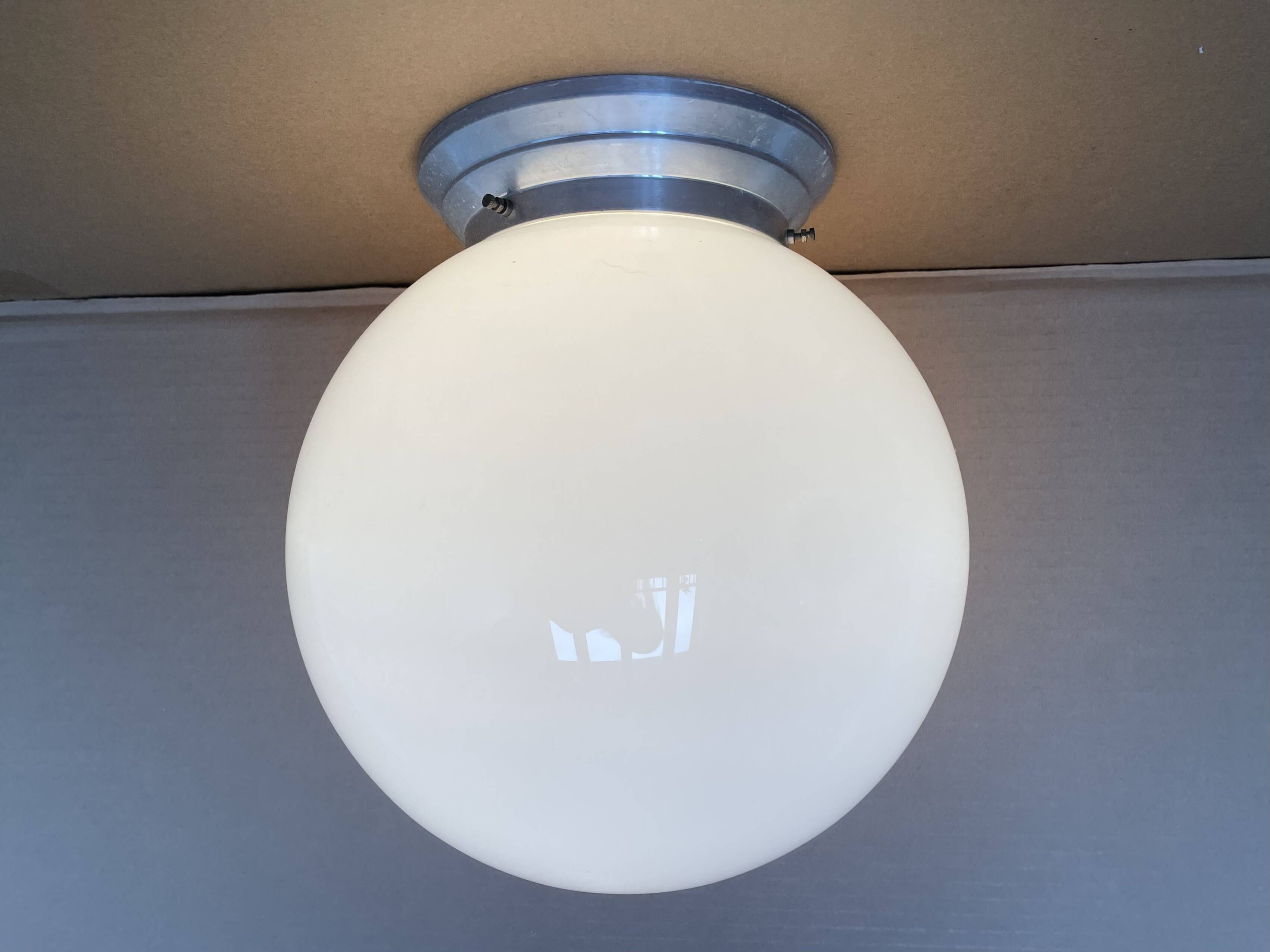 Grand plafonnier / opaline D25cm
