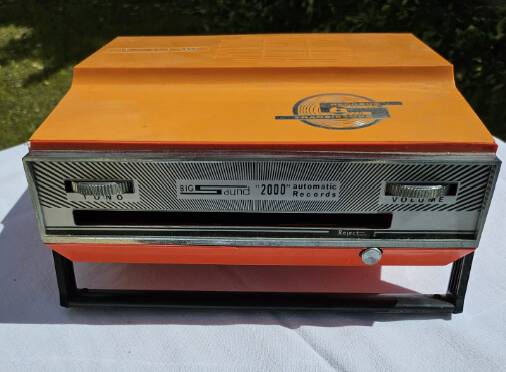 "Retro" record player