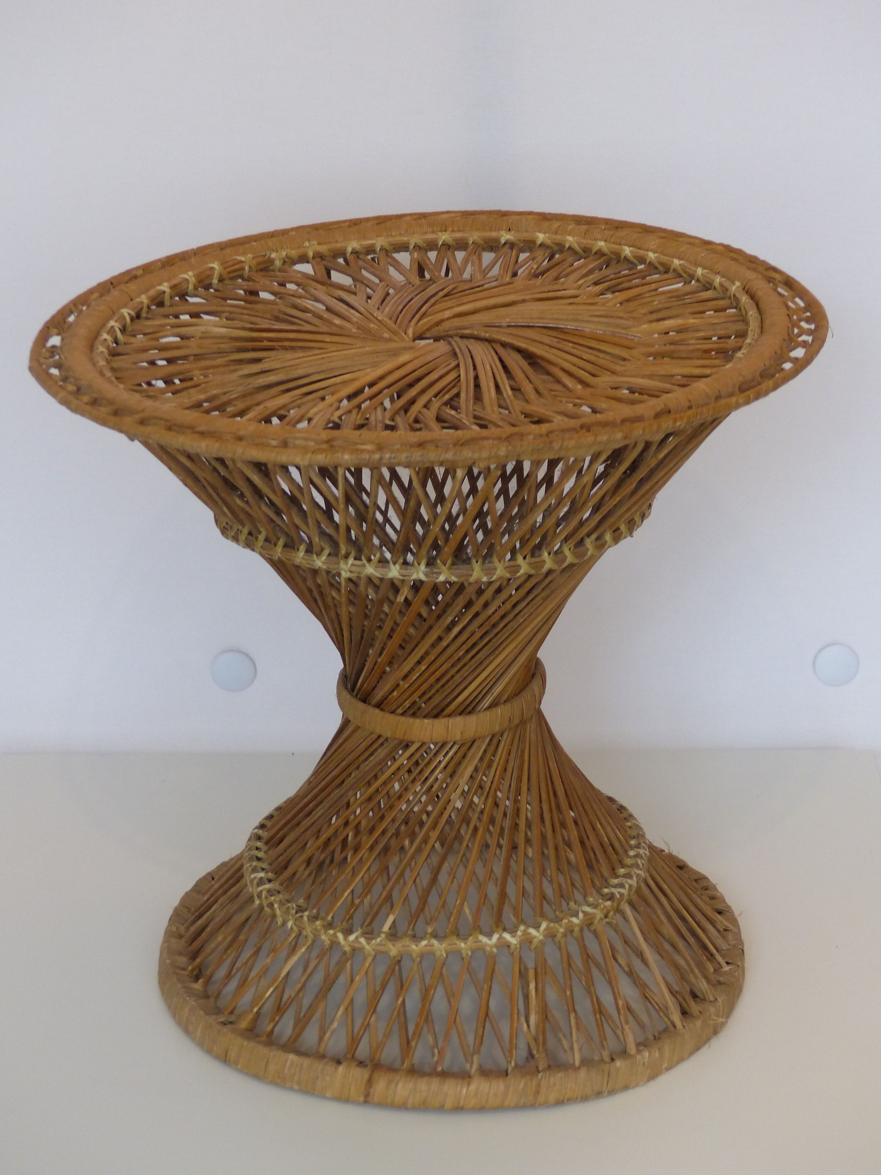 Rattan style diabolo vintage stool