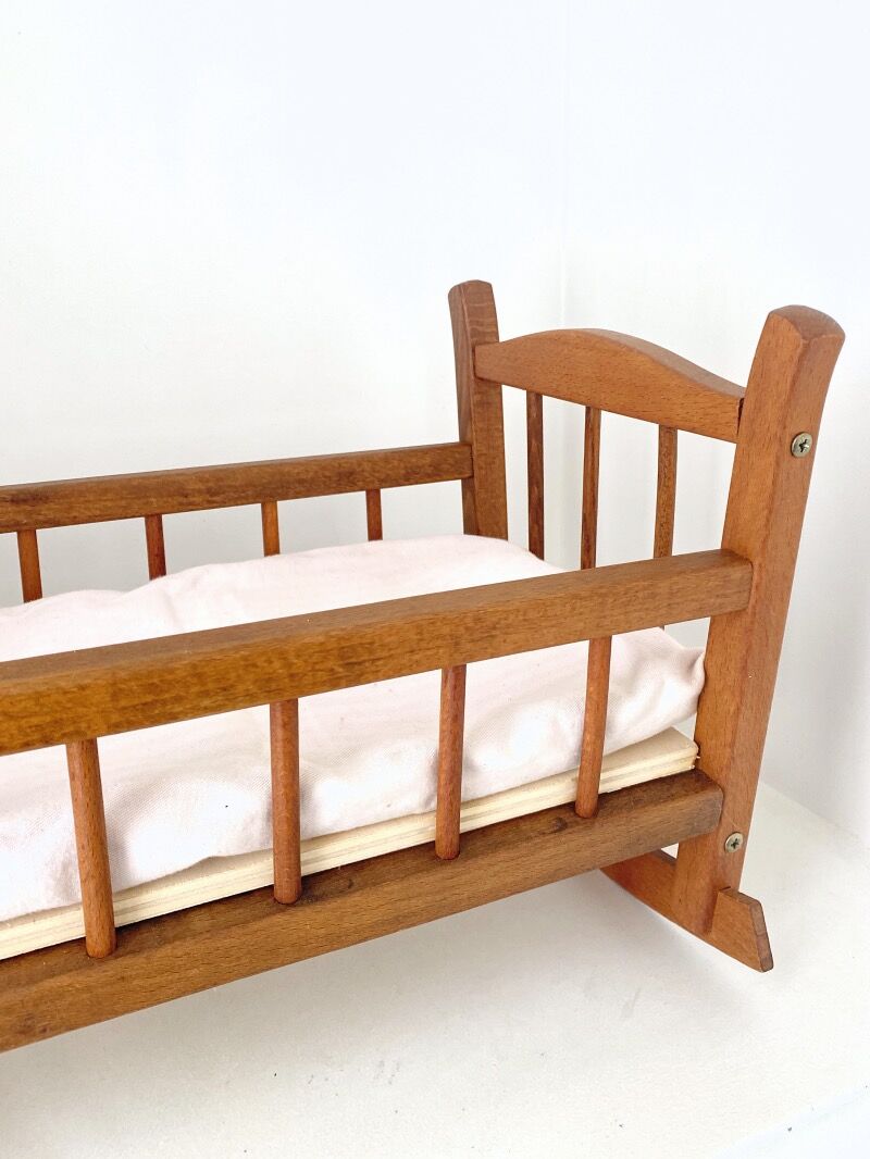 Dejou rocking doll bed