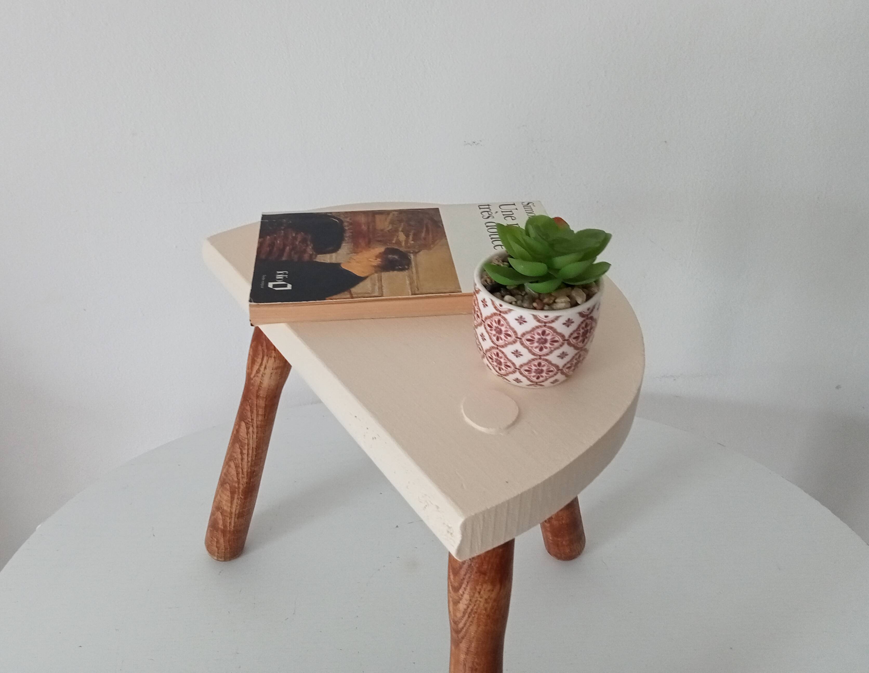 Vintage tripod stool from the 60s/70s