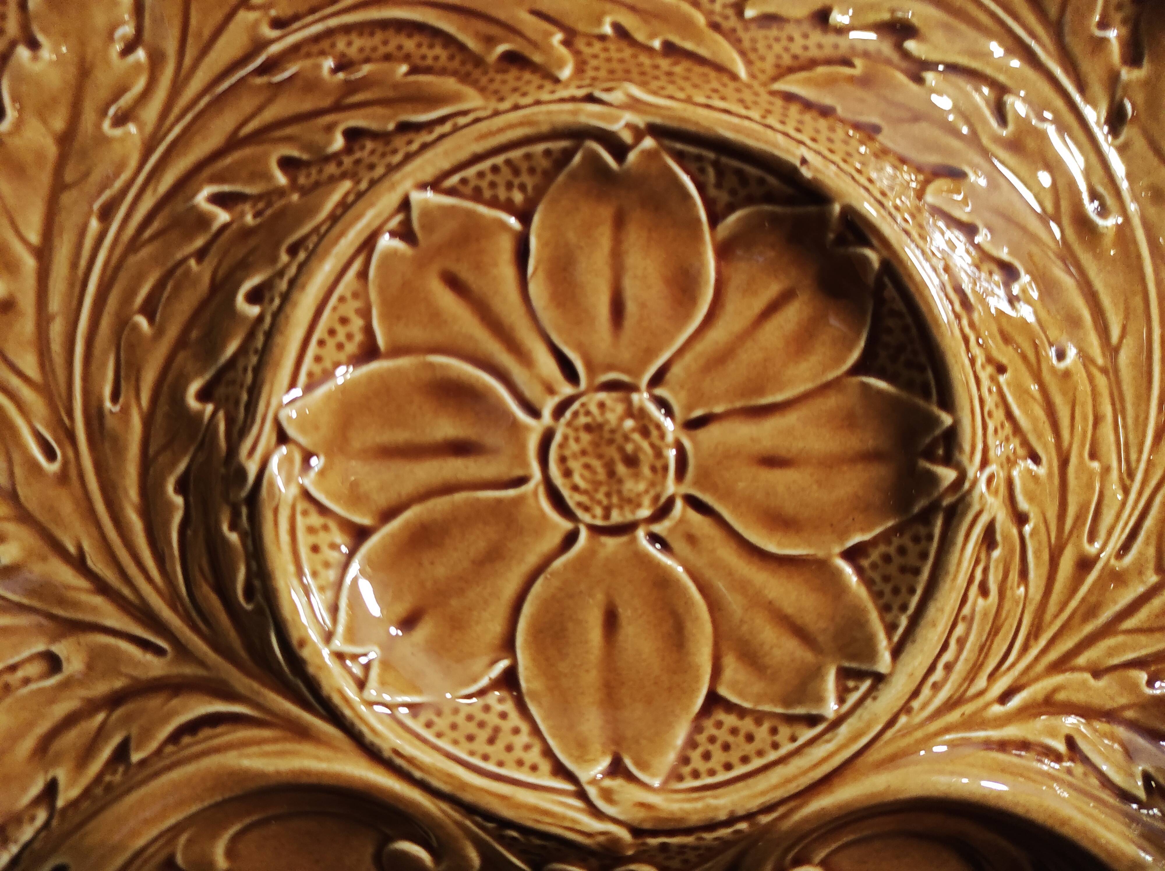 Vintage French artichokes plate in Majolica from Gien