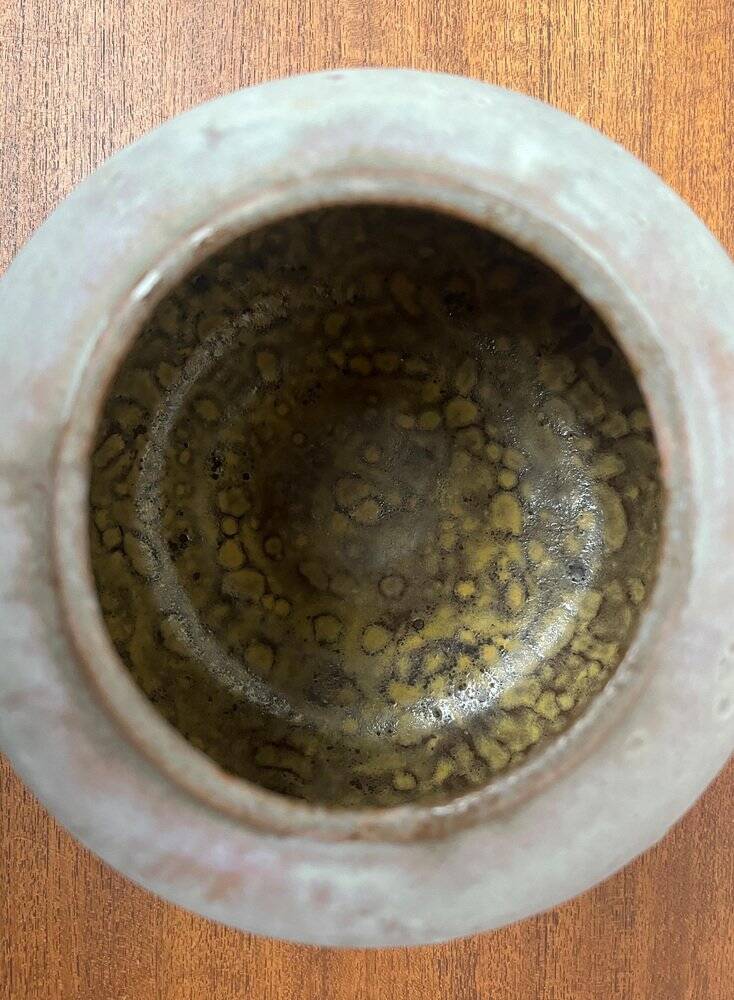 Minimalist vase from a German workshop from the mid-century by Lu and Gerd Grove, 1961.