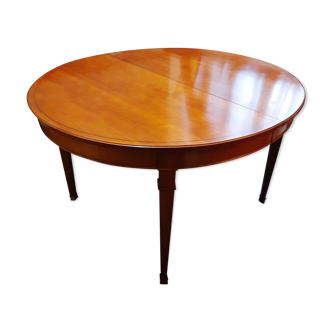 Extendable oval cherry table