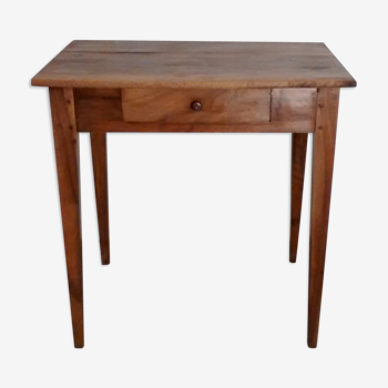 Feet spindle side table