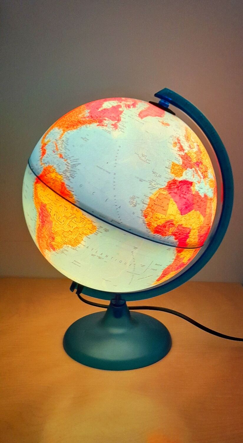 Luminous globe