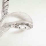 Empty floral pocket crystal of transparent arques signed