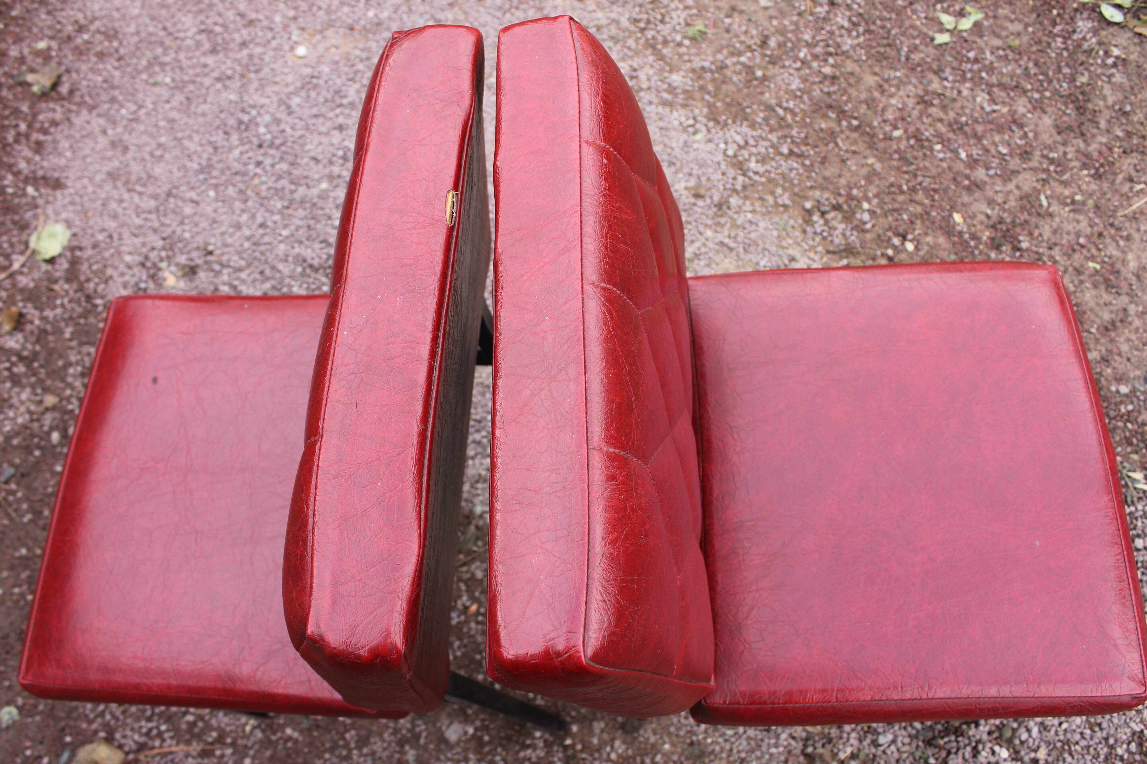 Series of 4 red chairs in skai 50s