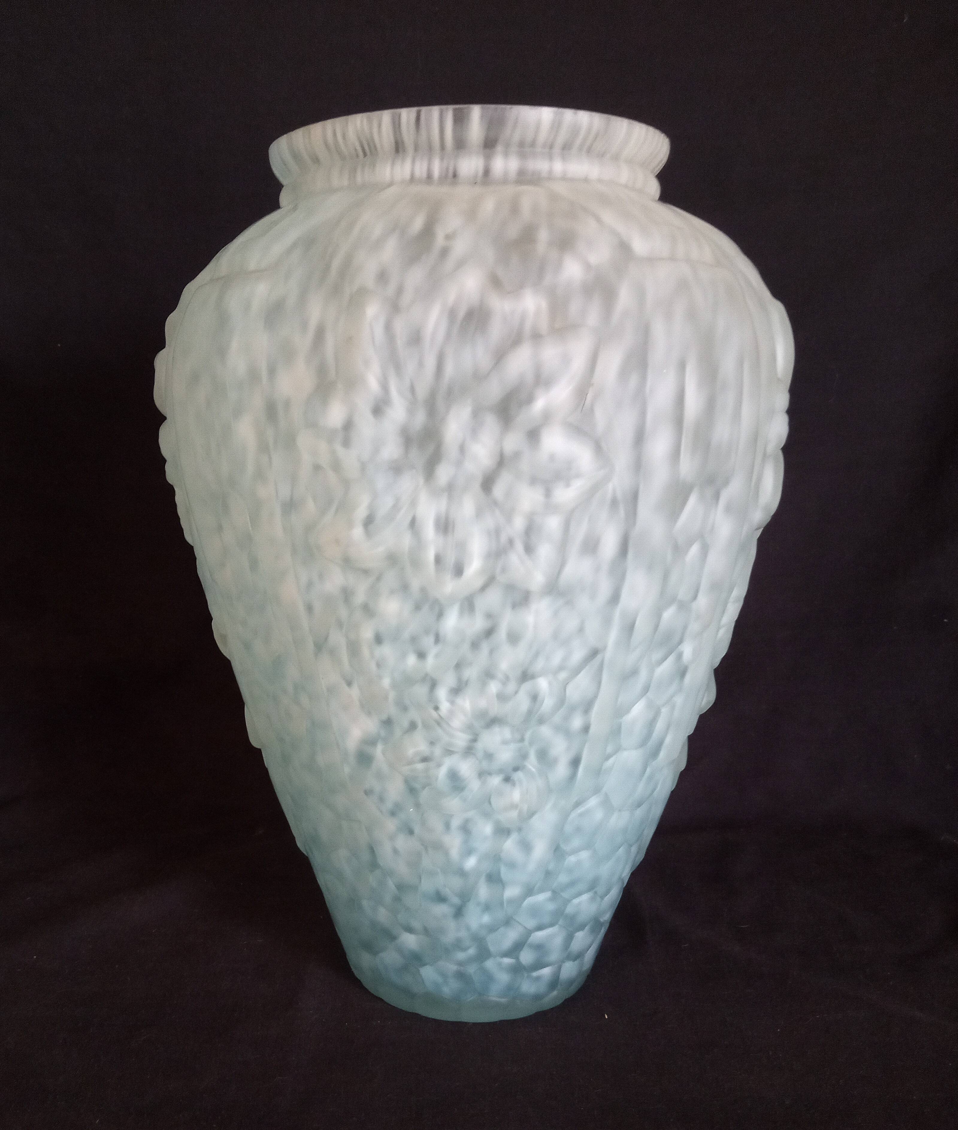 Art Deco vase in pressed molded glass paste, speckled blue color, h - 29
