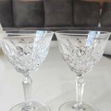 Lot 4 x White wine glasses with flared necks. Crisscross/water drop patterns..