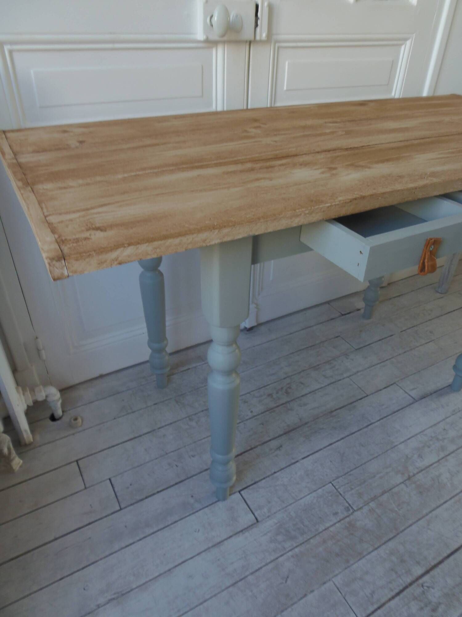 Vintage farm table, base and belt re-enchanted in verdigris, wooden top.