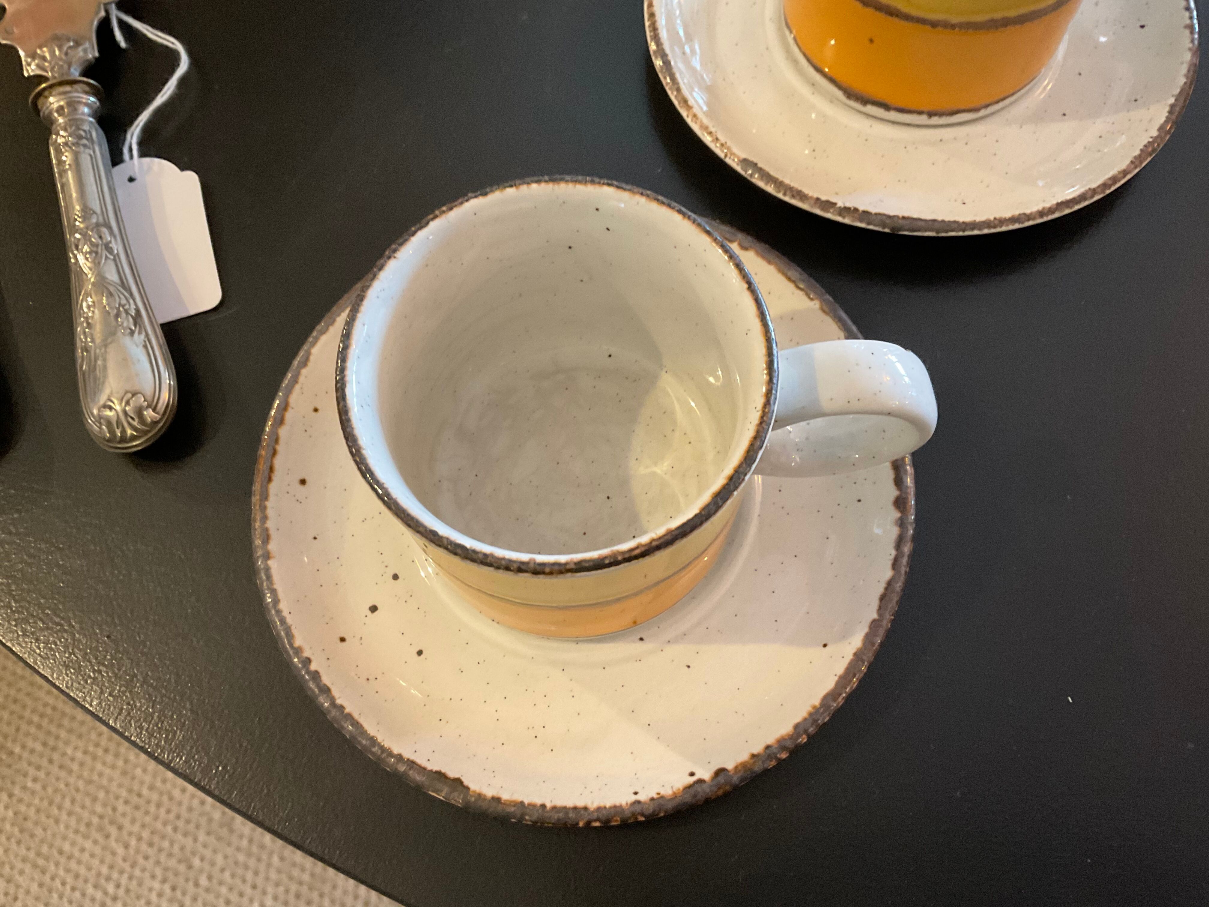 6 tasses et 6 sous tasses Stonehenge