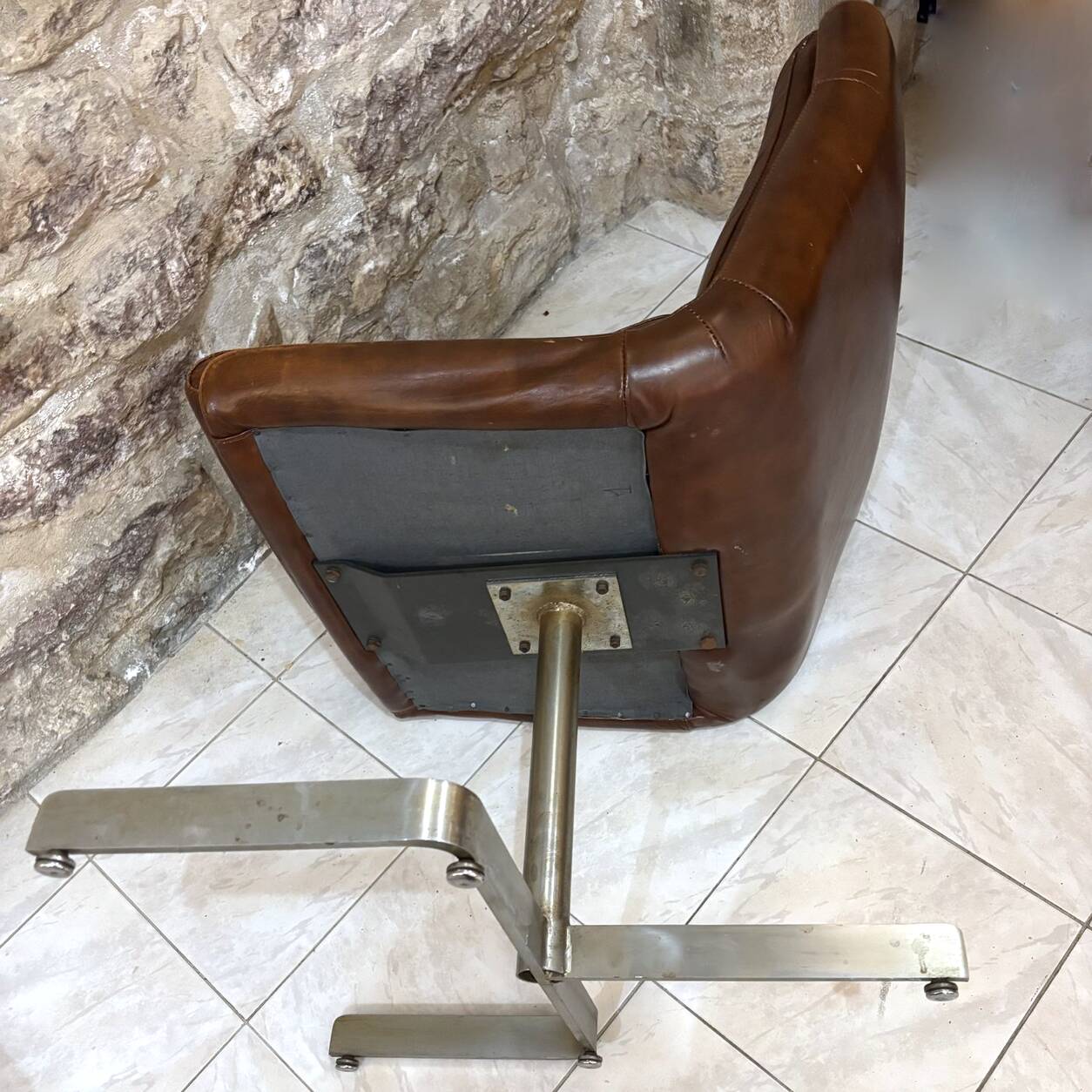 Raphaël Raffel office chair in cognac leather from the 1970s.