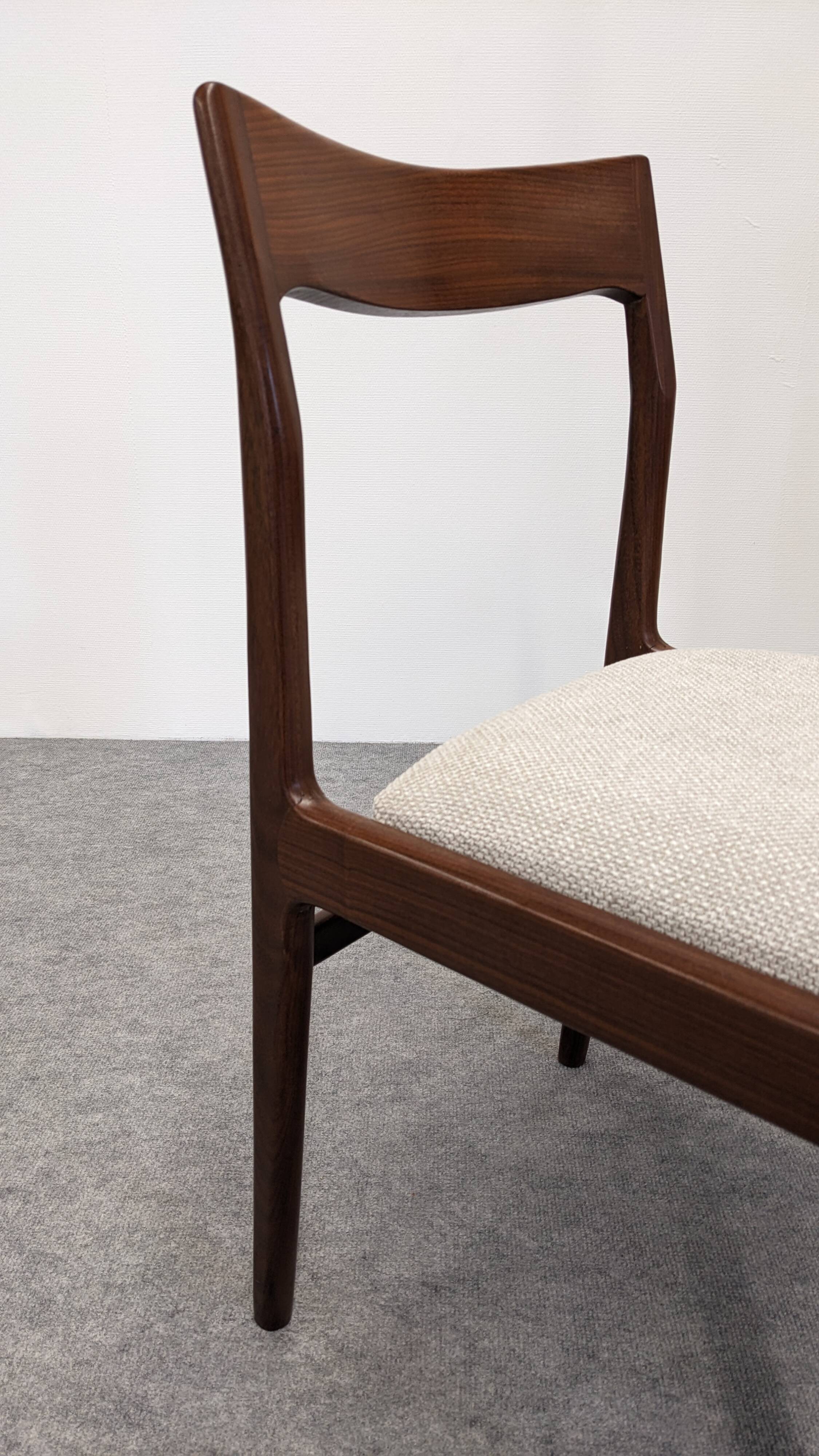 Set of 6 Scandinavian rosewood chairs circa 1970