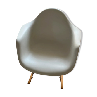 Fauteuil en plastique Eames