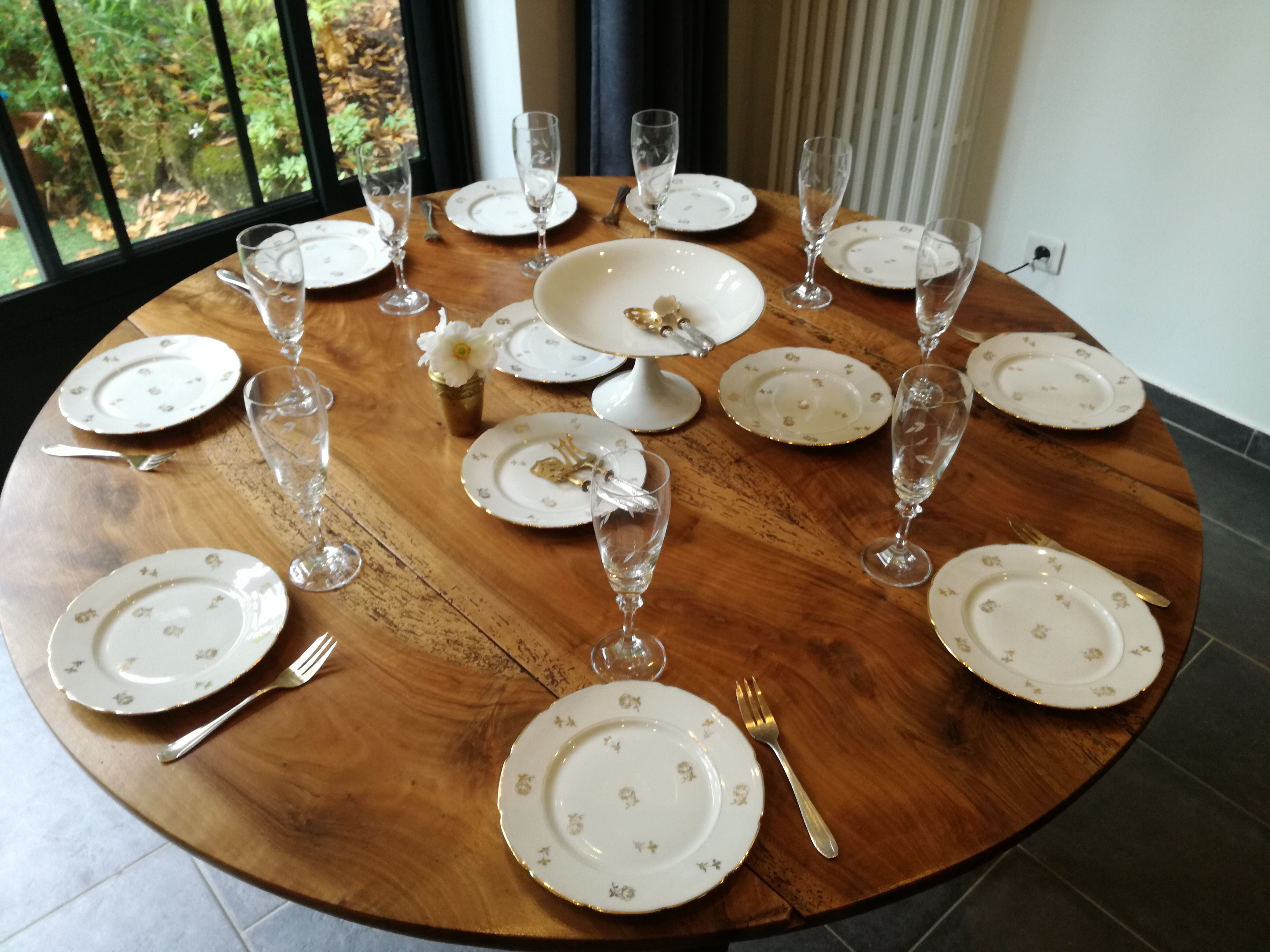 12 dessert plates in Limoges porcelain