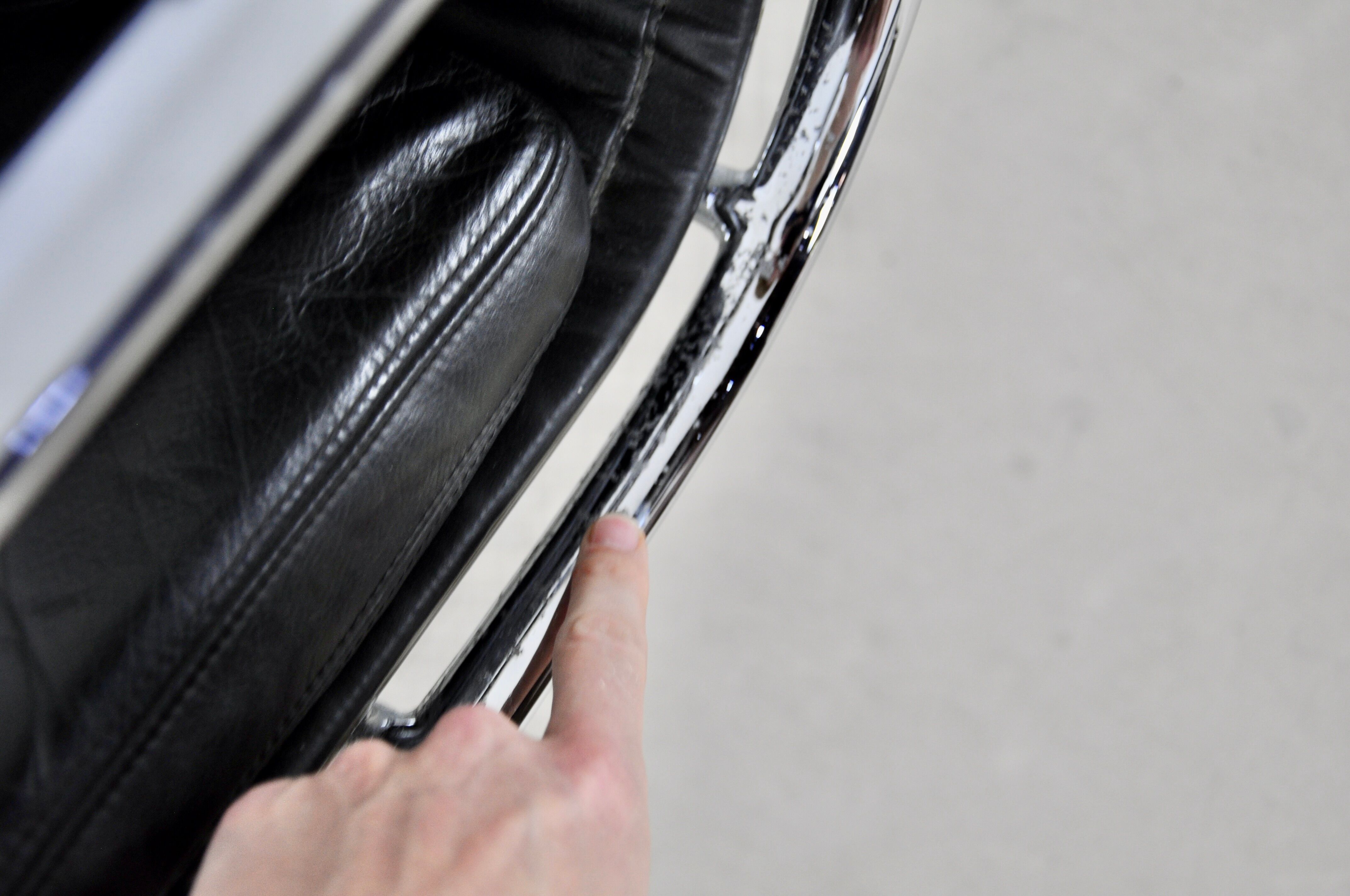 Black leather chair by Charles & Ray Eames for Herman Miller, 1970