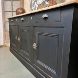 Buffet enfilade of trade