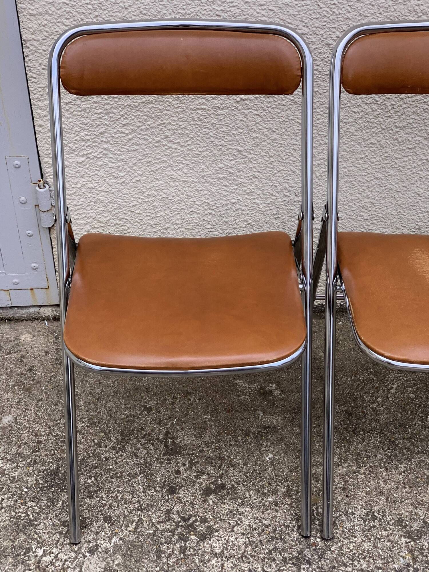 4 folding chairs chromed metal and Skaï fawn 1970