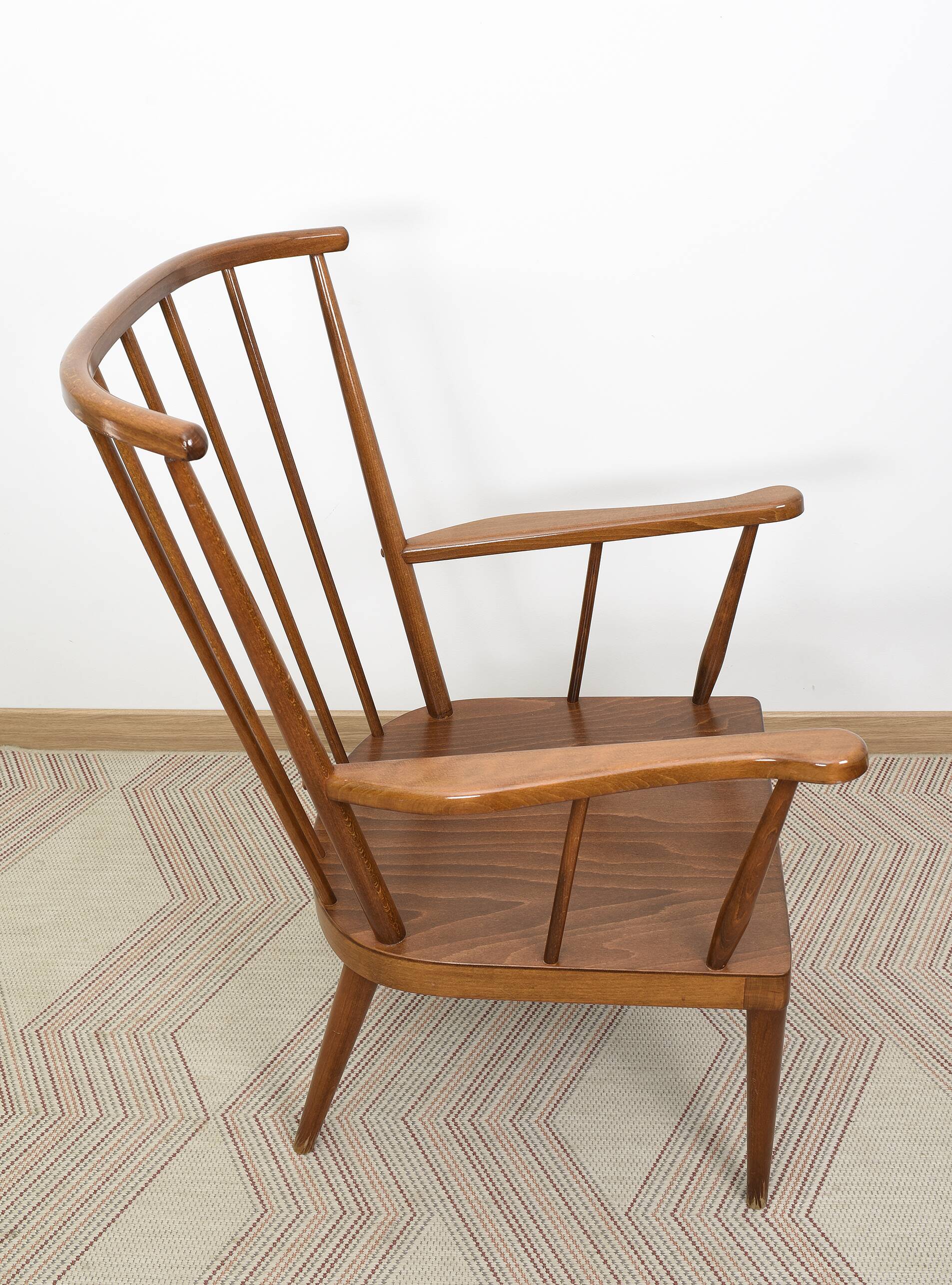 Pair of Éventail armchairs signed Baumann 89