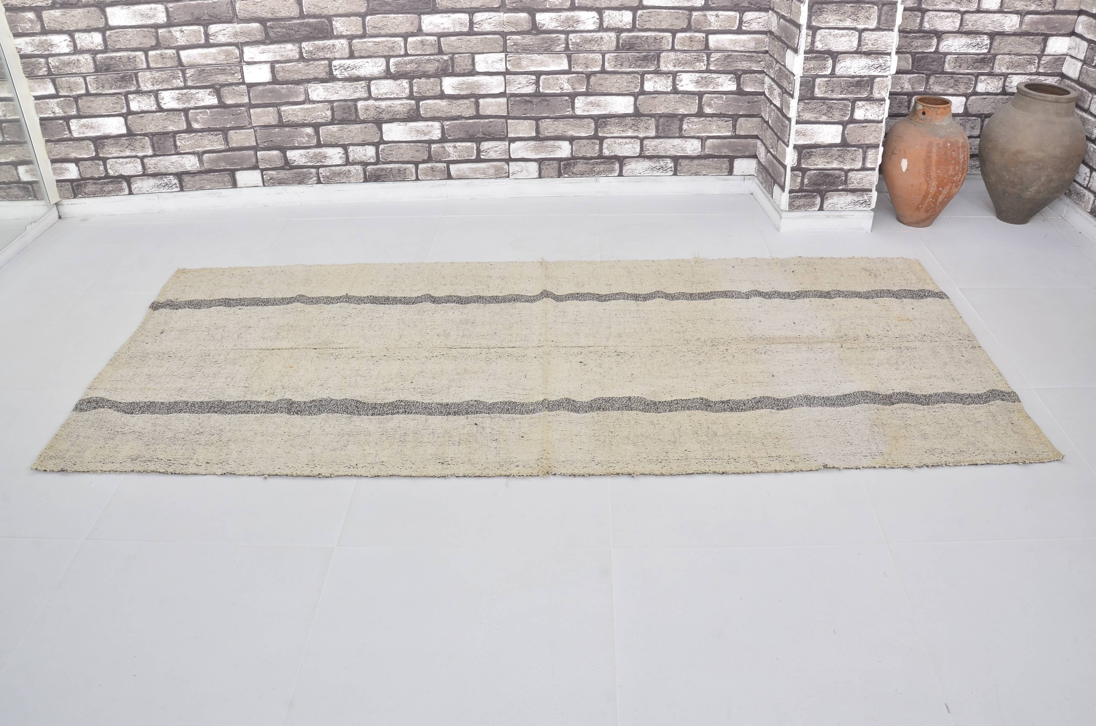 Tapis Kilim beige et noir