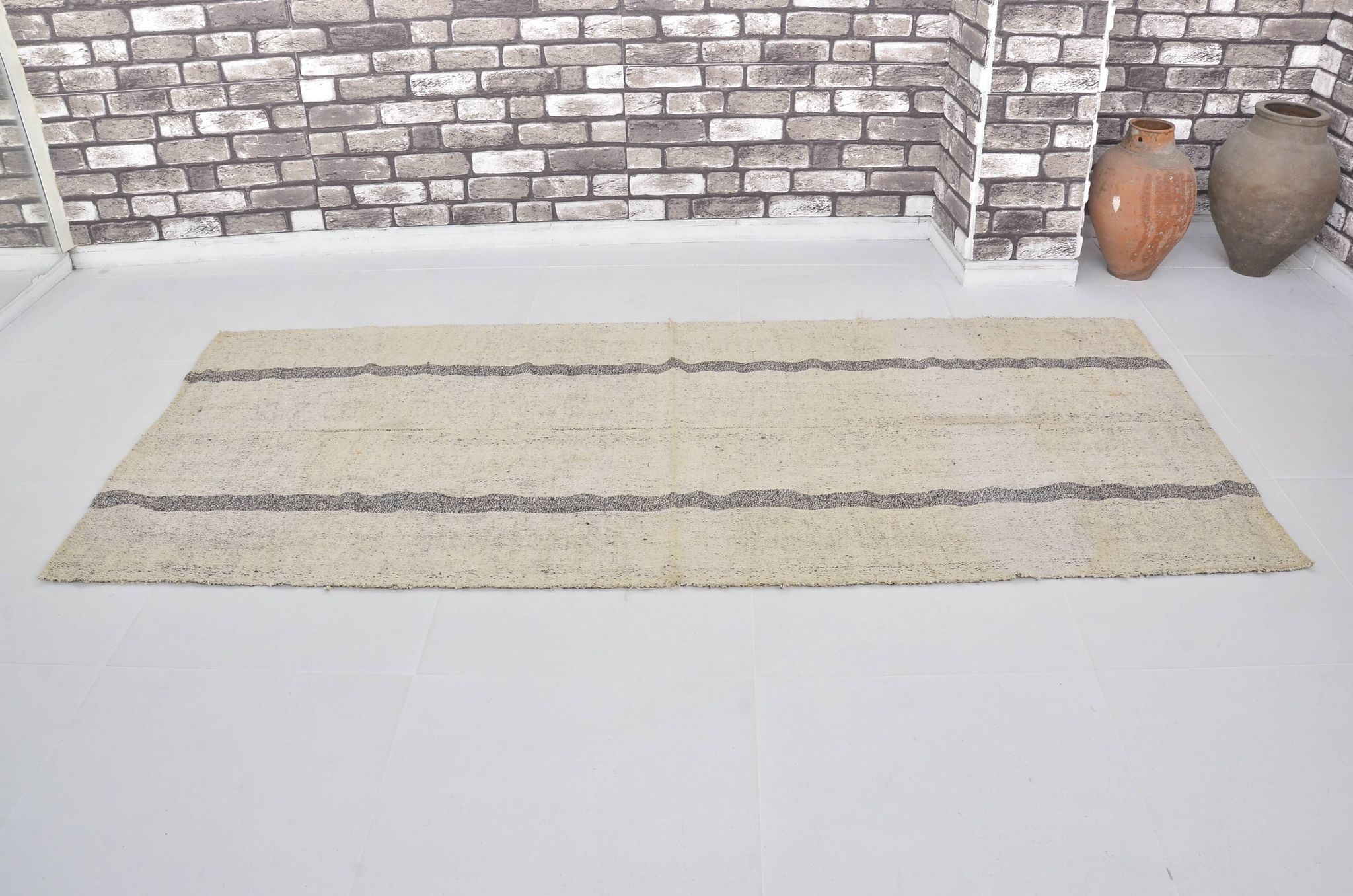 Tapis Kilim beige et noir