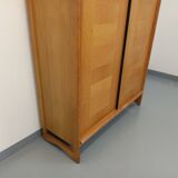 Armoire dressing vintage Guillerme et Chambron en chêne massif années 60