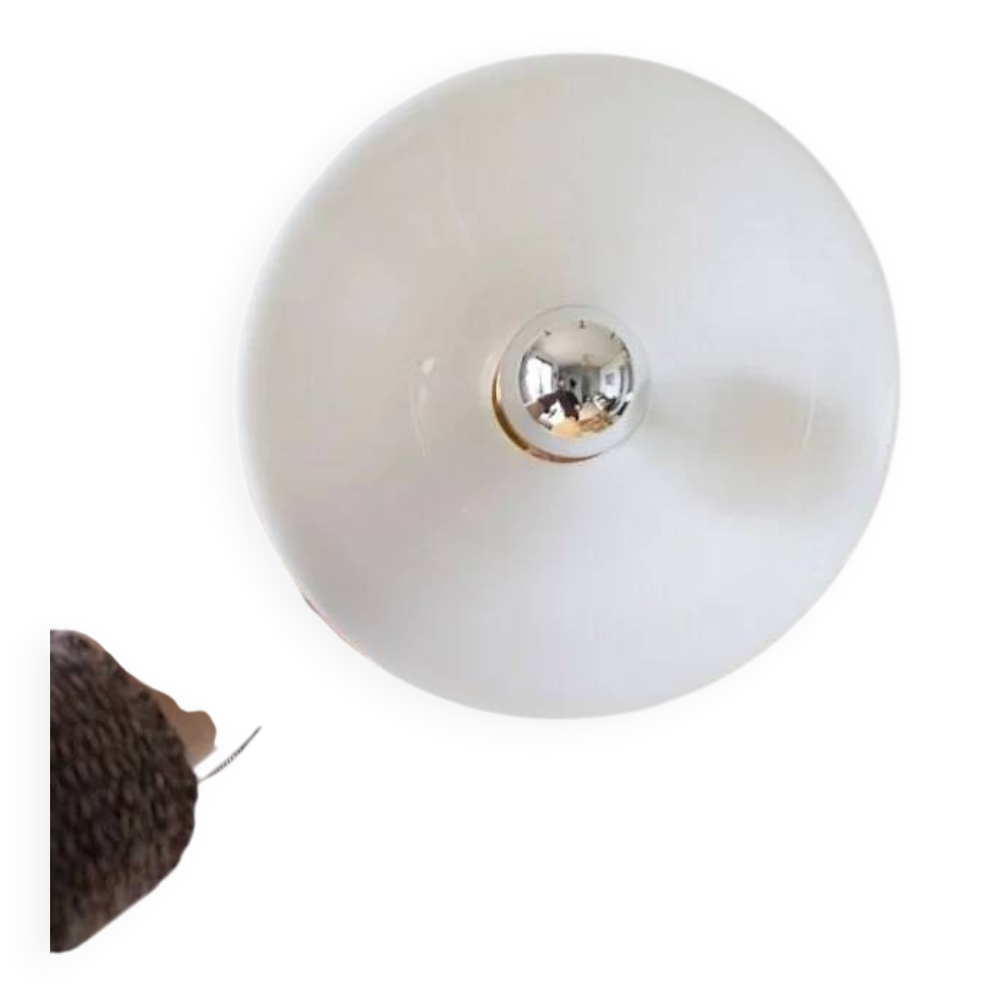 Smooth opaline wall light