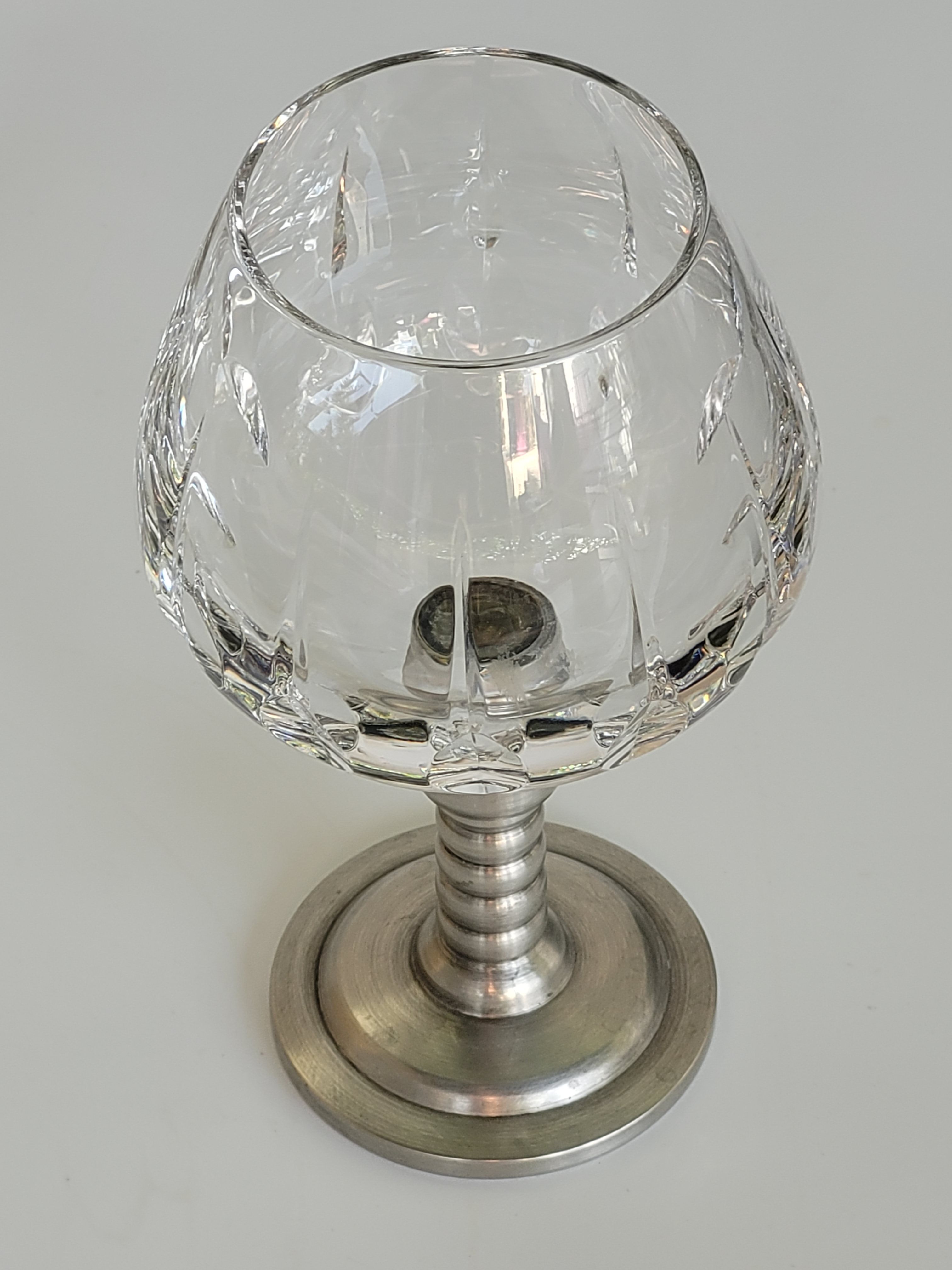 Series of eight crystal wine glasses with tin foot 95° 350 ml