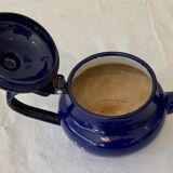Vintage teapot 1950 in enamelled sheet metal