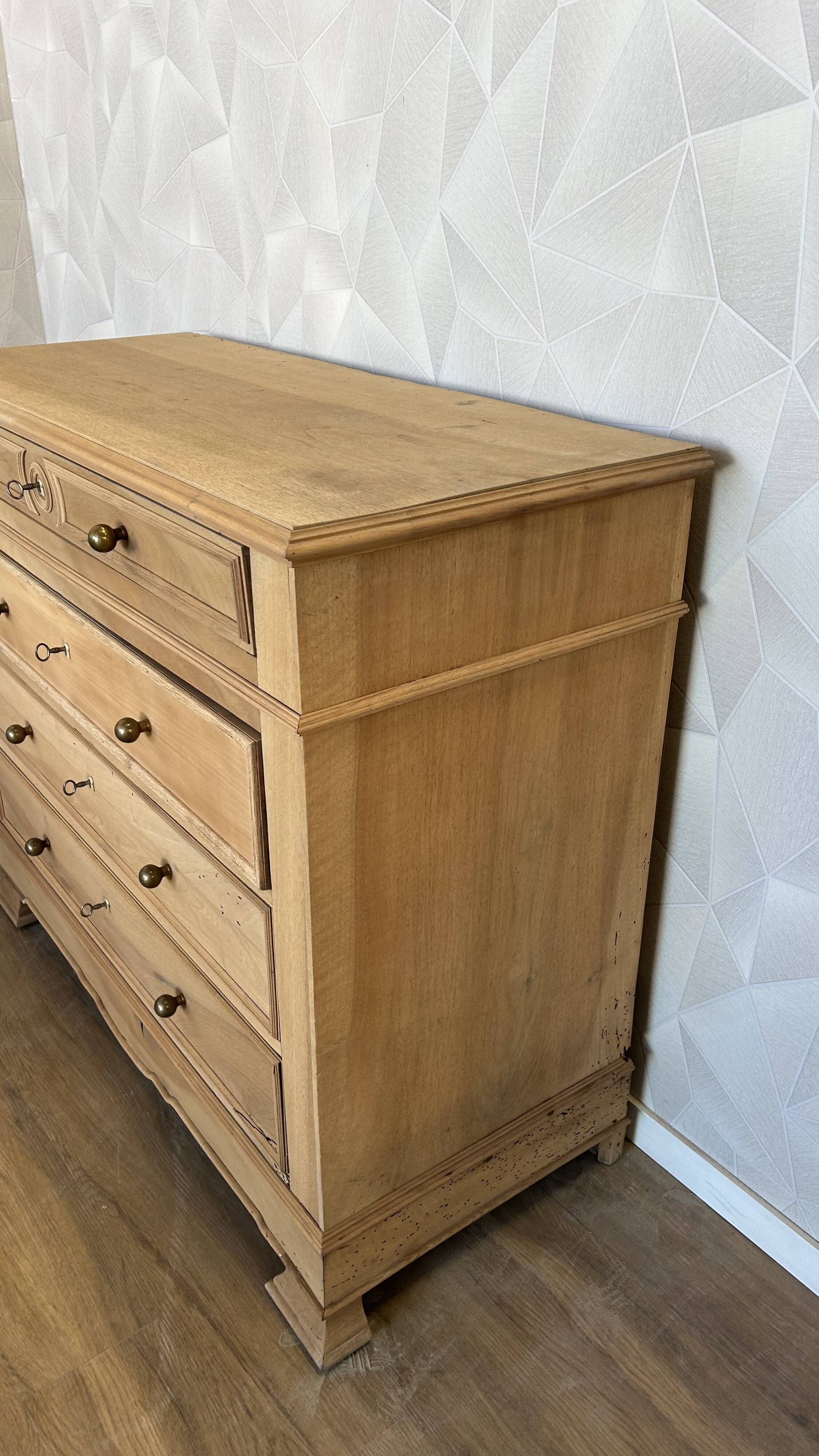 Louis Philipe airbrushed chest of drawers