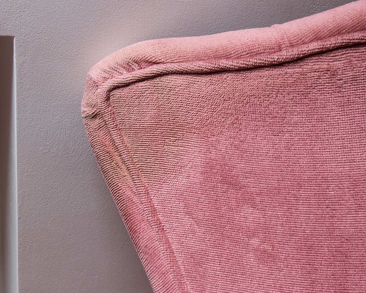 Fauteuil crapaud rose poudré