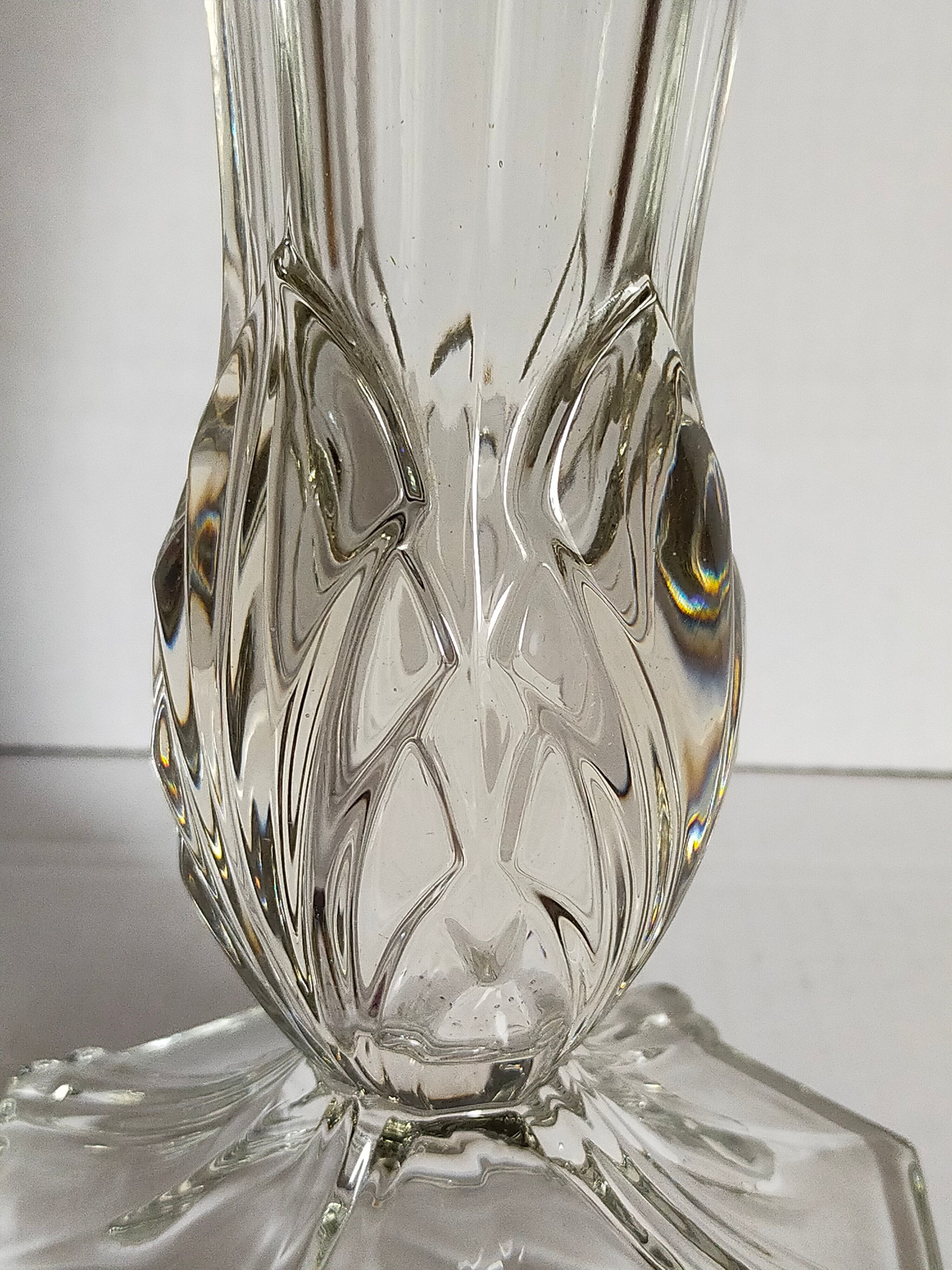 Art-Deco high foot vase in molded crystal early twentieth century