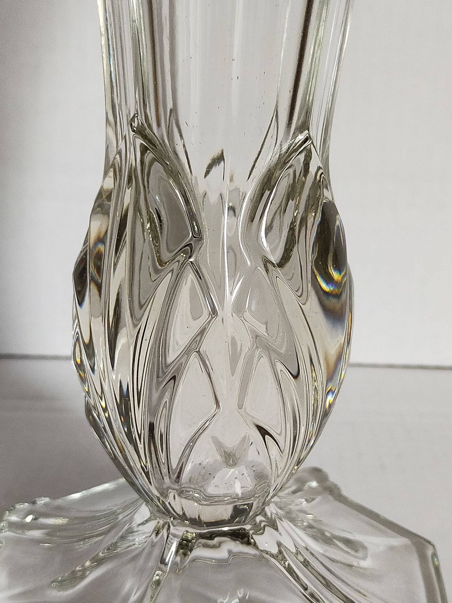 Art-Deco high foot vase in molded crystal early twentieth century
