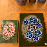 For sale: a set of 2 decorative plates by Jie Gantofta.