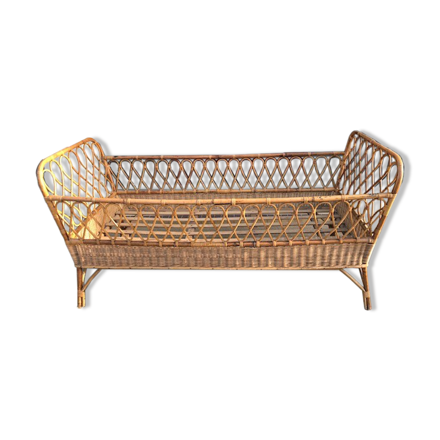 Rattan bed