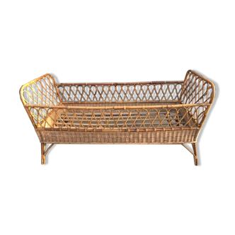 Rattan bed