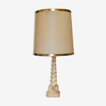 Twisted marble column lamp