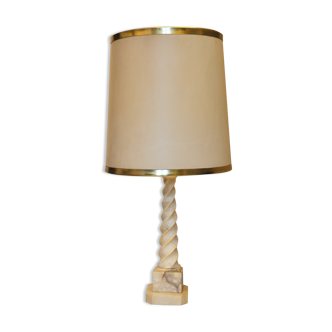 Twisted marble column lamp