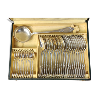 Ancienne ménagère 37 pièces métal argenté/orfèvrerie boulenger