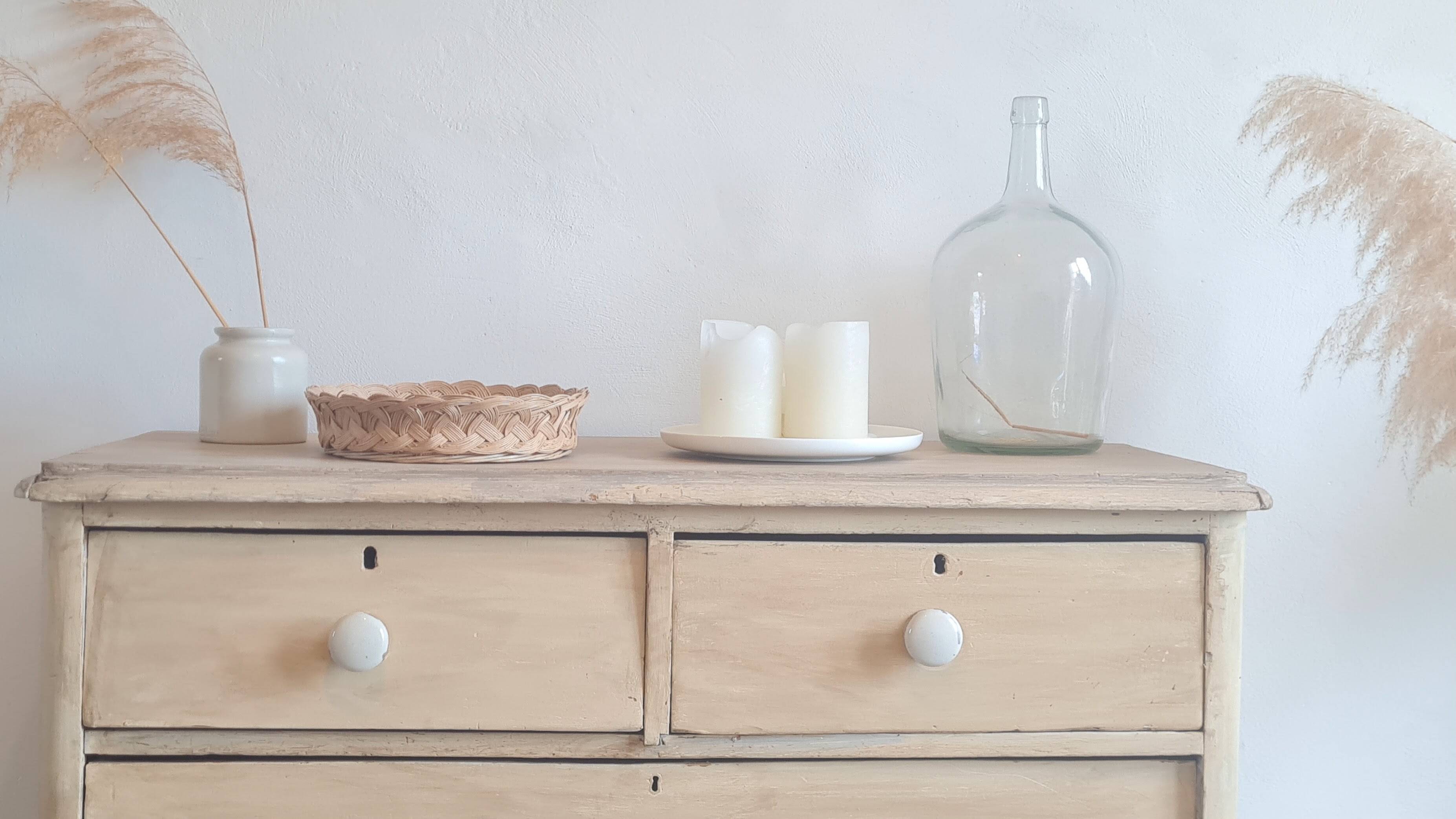 Commode ancienne de style anglais
