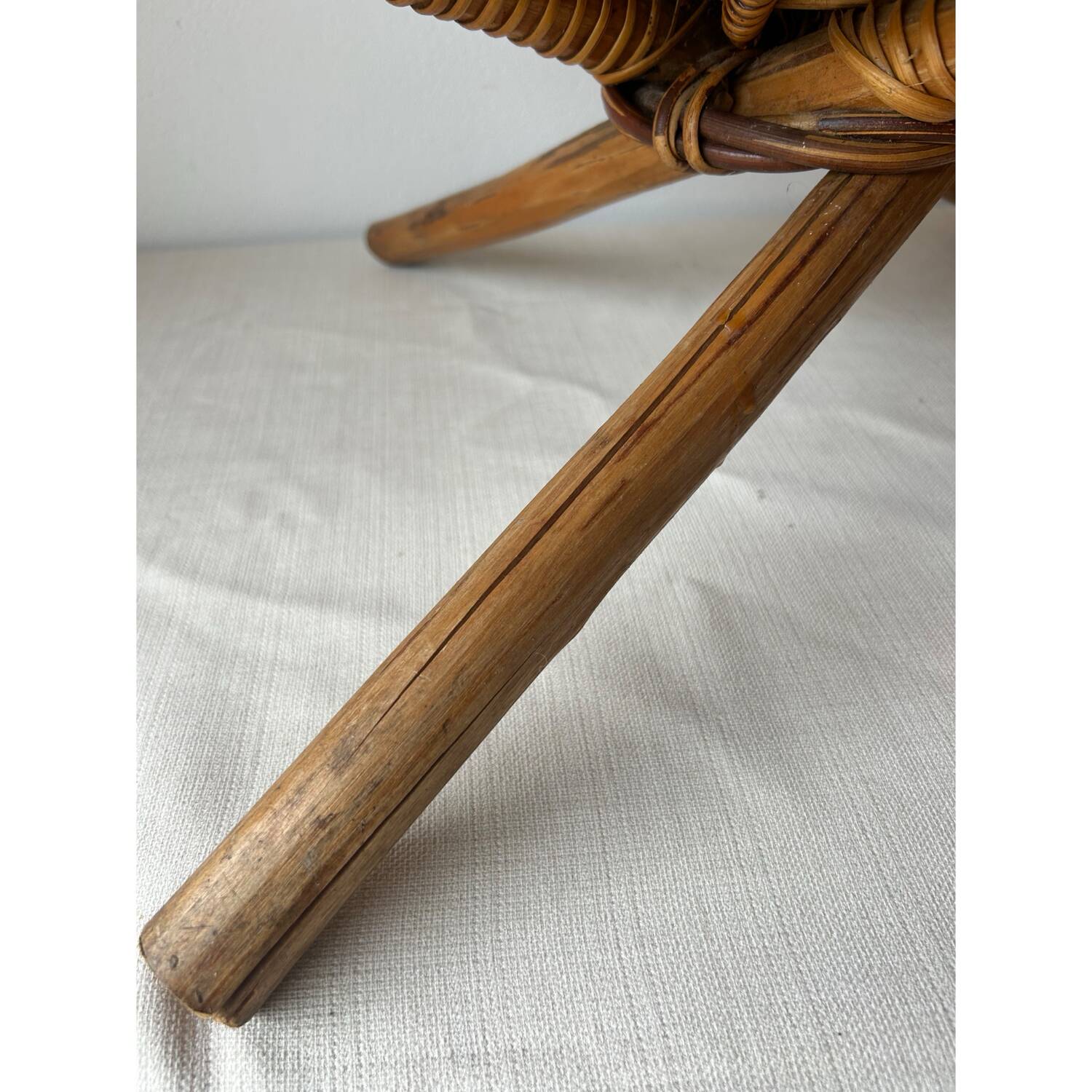 Set of 2 rattan stools